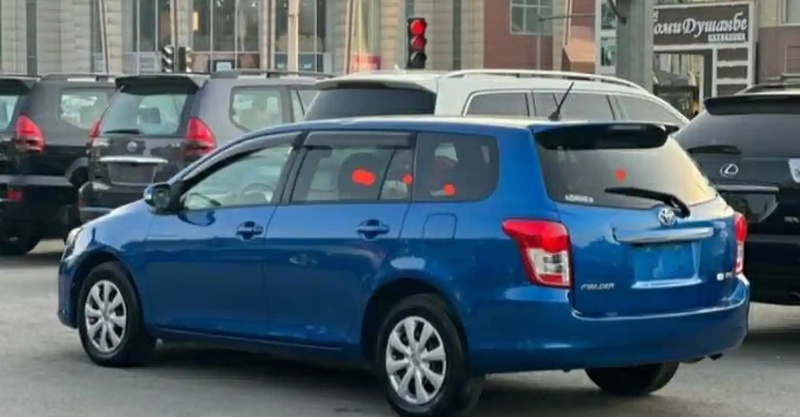 Задние не тонированные стекла от Toyota Fielder